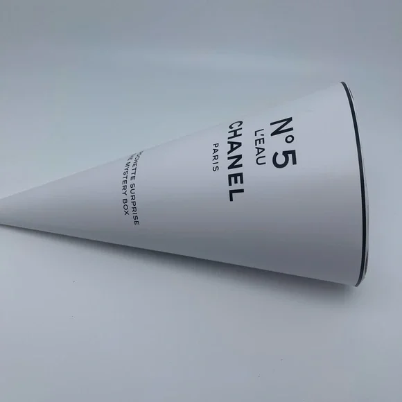 Chanel Mystery Box - Picture 2 of 4